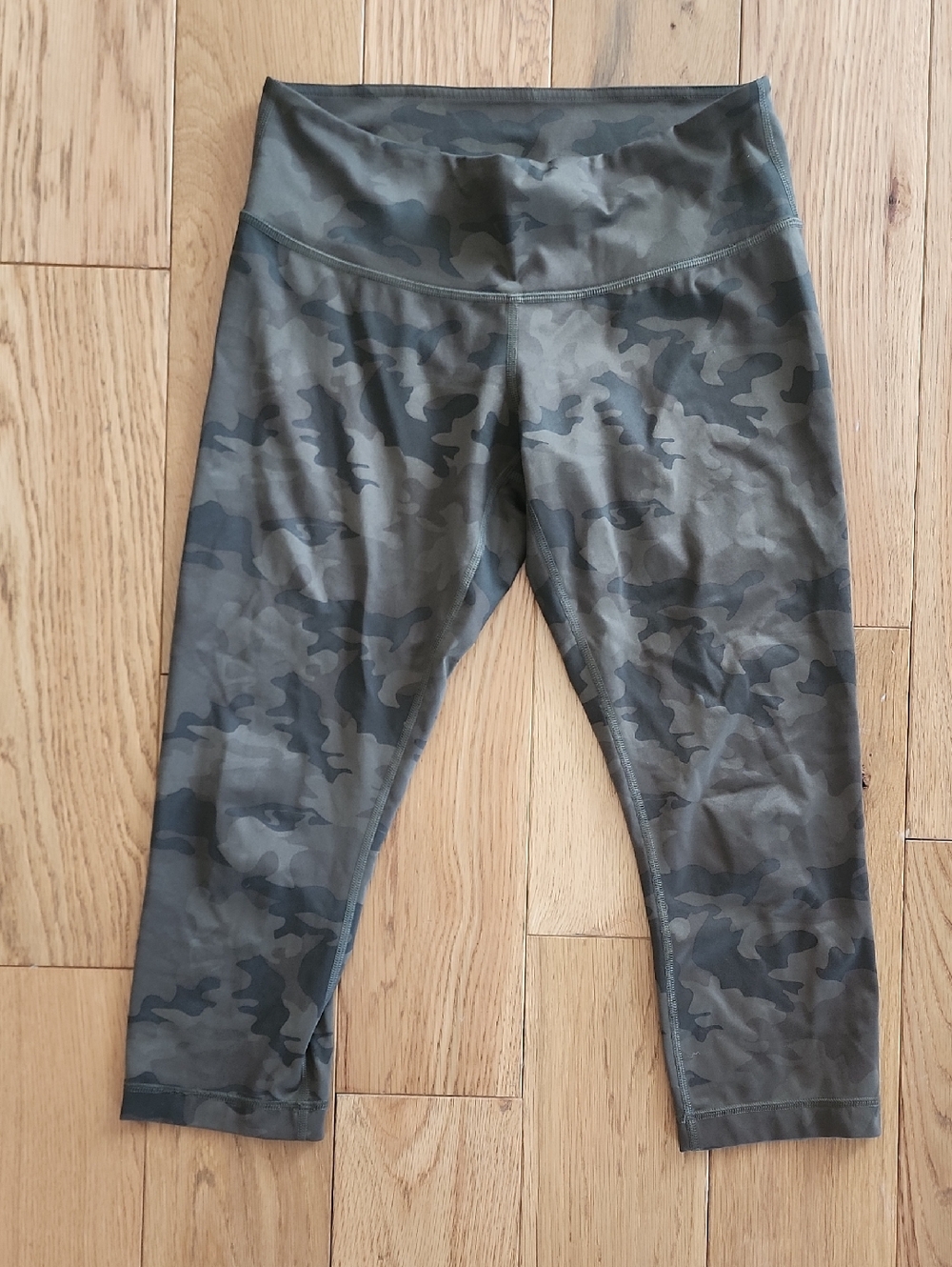 lululemon athletica Olive Camo Capri Leggings